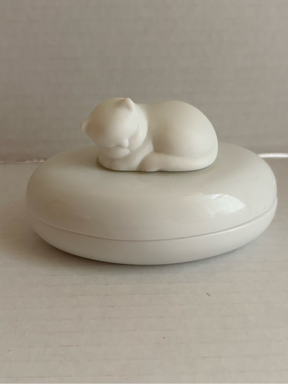 Vintage Crowing Touch Sleeping Cat Trinket Box